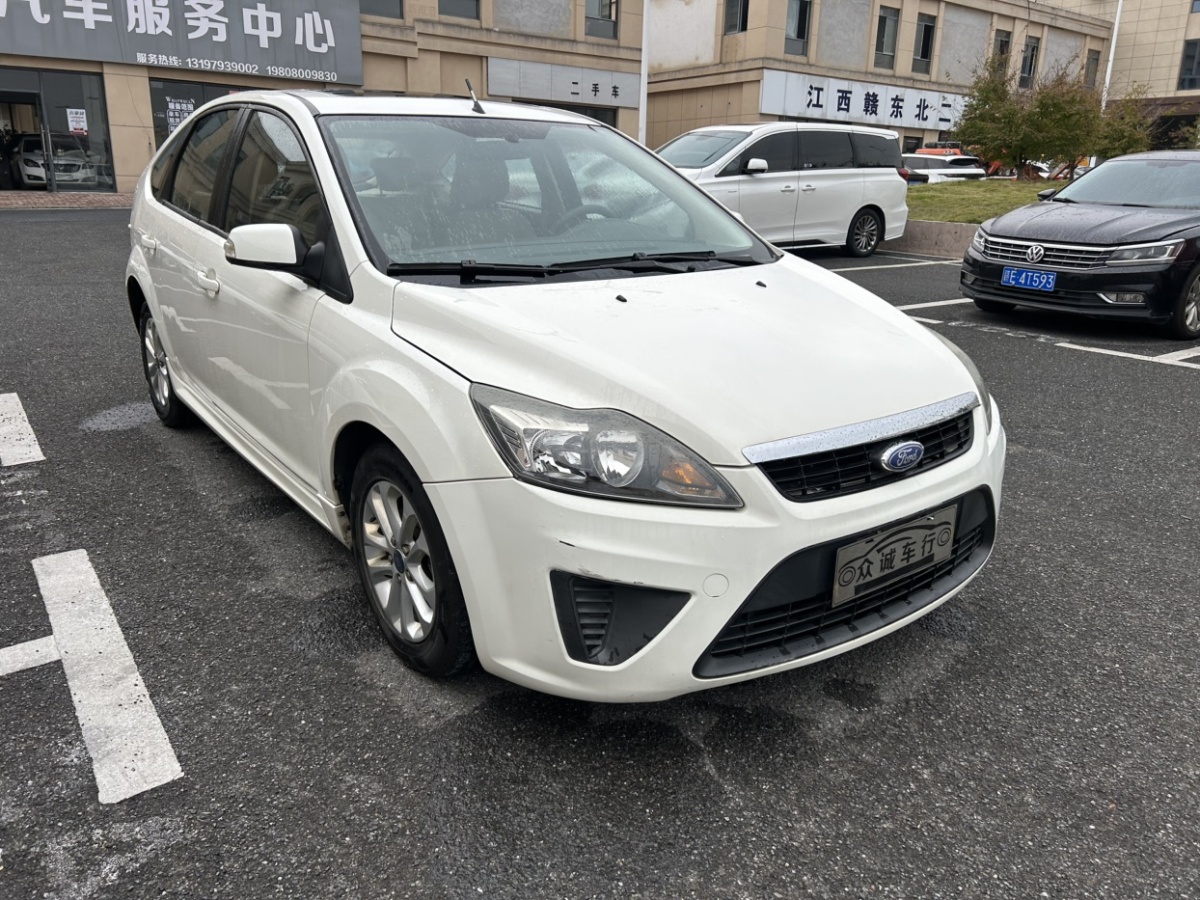 福特 ?？怂? 2012款 兩廂經(jīng)典 1.8L 自動基本型圖片