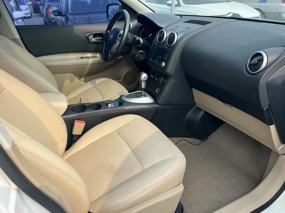 日產(chǎn) 帥客  2014款 1.5 標準型5座圖片