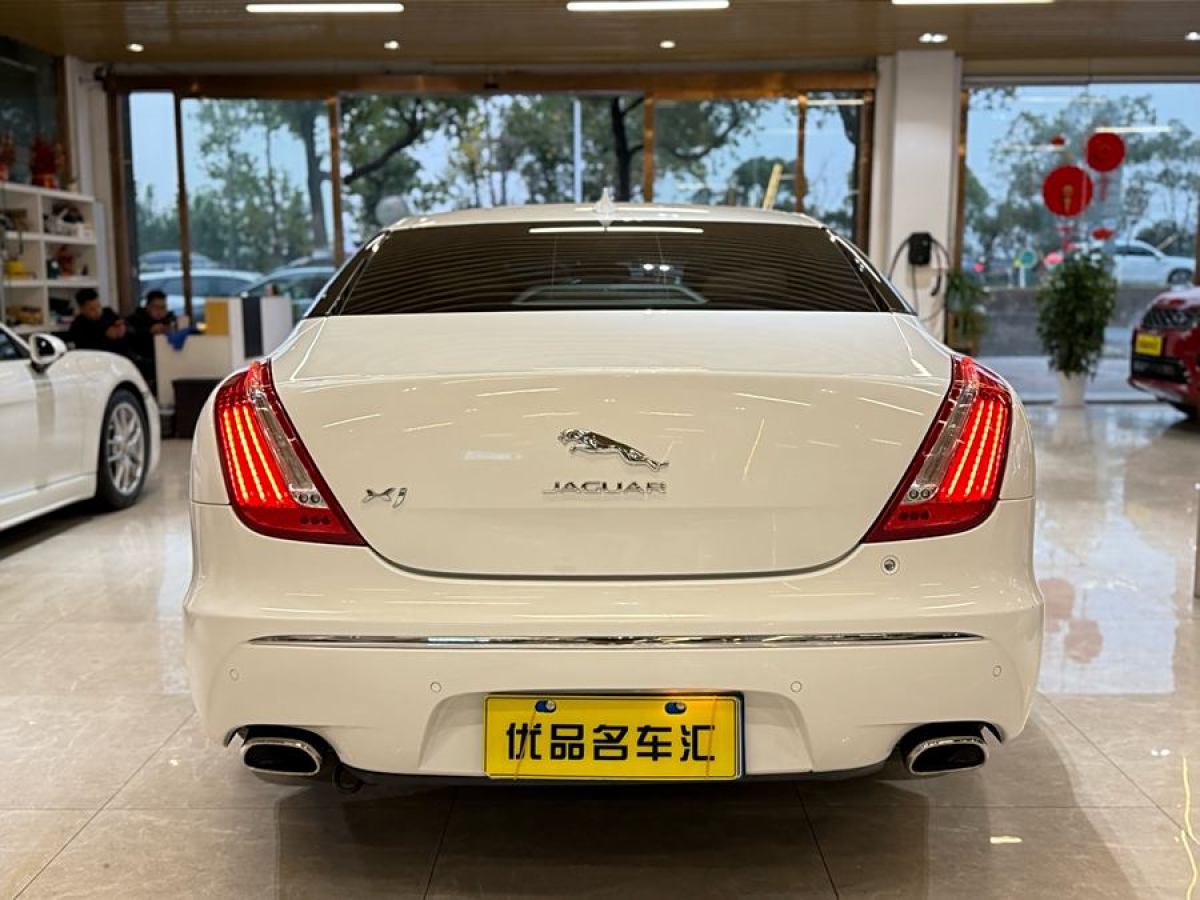 捷豹 XJ  2014款 XJL 2.0T 兩驅(qū)典雅商務(wù)版圖片