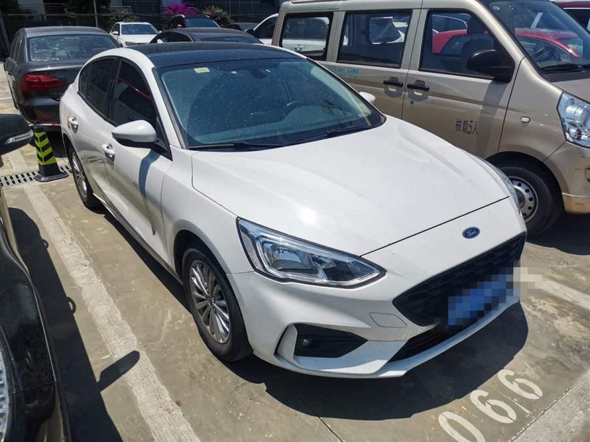 福特 ?？怂? 2020款 三廂 EcoBoost 180 自動鋒潮型圖片