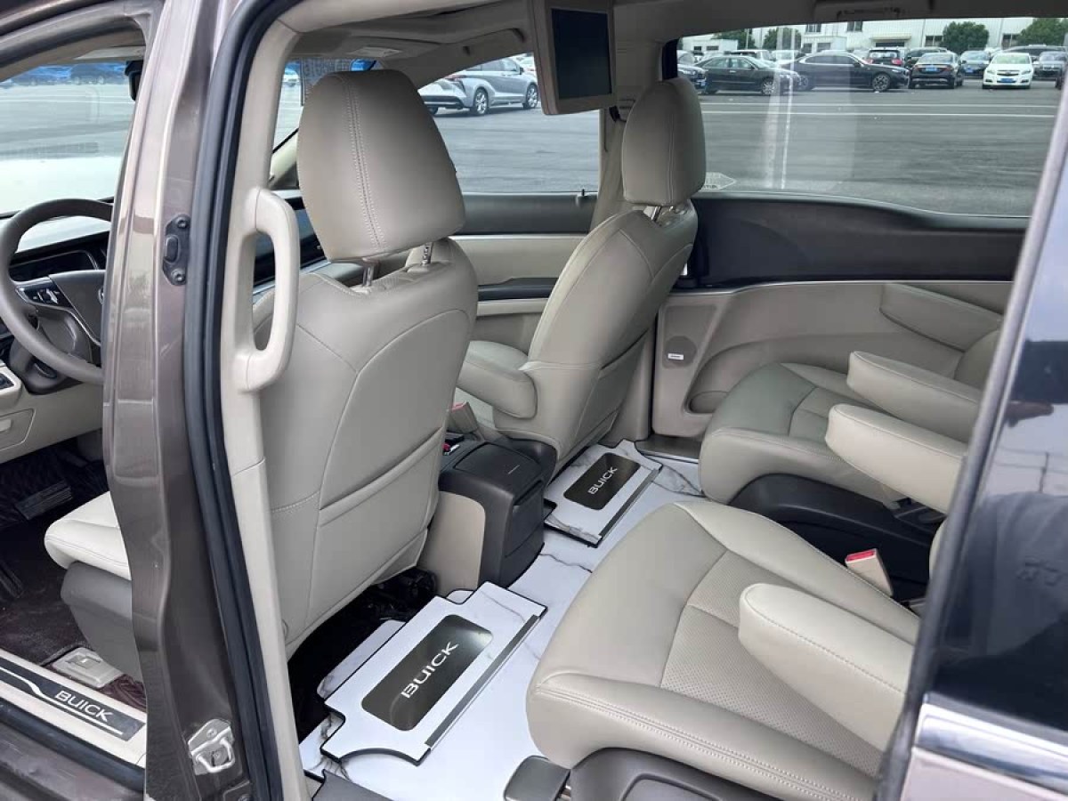 別克 GL8  2011款 3.0L XT豪華商務旗艦版圖片