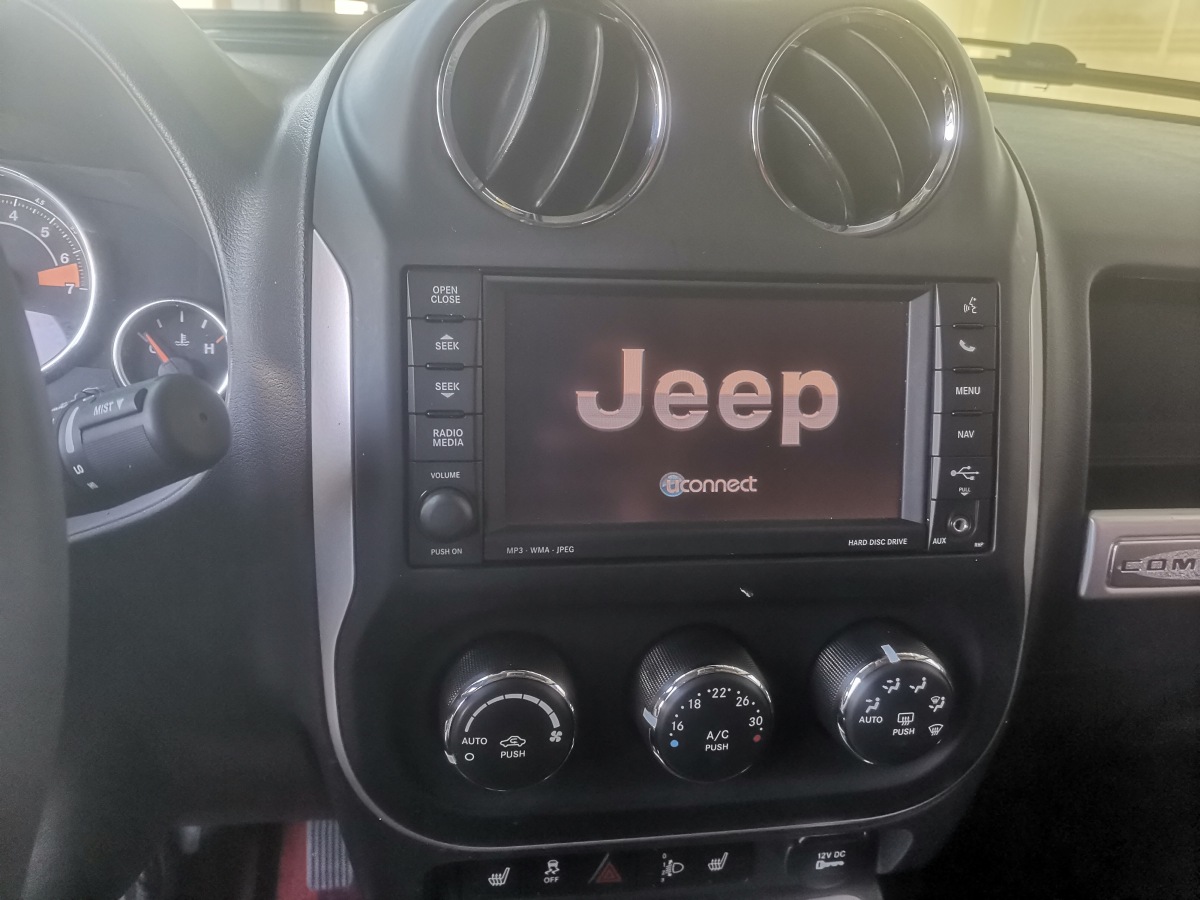 2015年4月Jeep 指南者  2014款 改款 2.4L 四驅豪華導航版