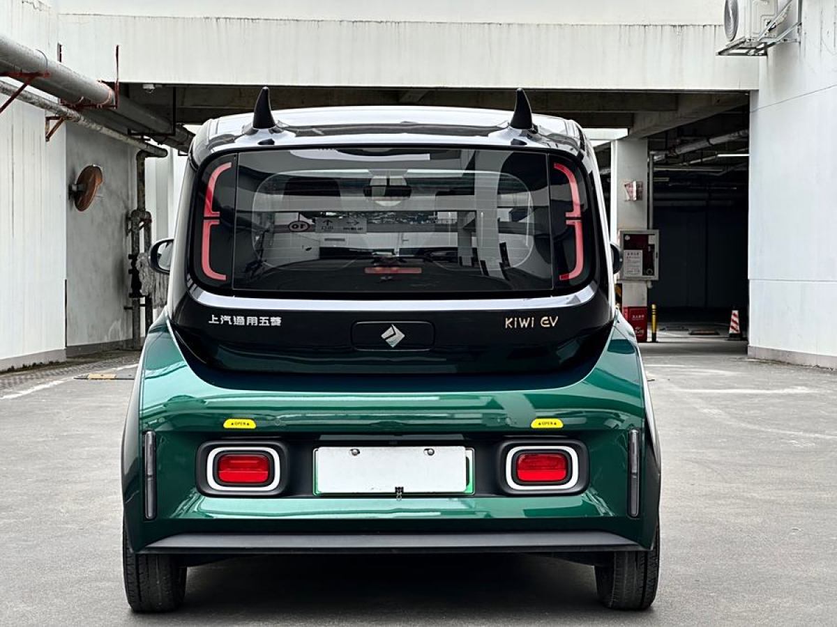 寶駿 寶駿KiWi EV  2022款 藝術(shù)家輕享版 三元鋰圖片