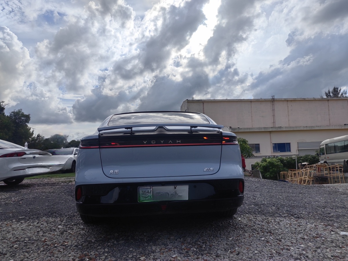 嵐圖 夢(mèng)想家  2024款 PHEV 超長(zhǎng)續(xù)航尊貴版圖片