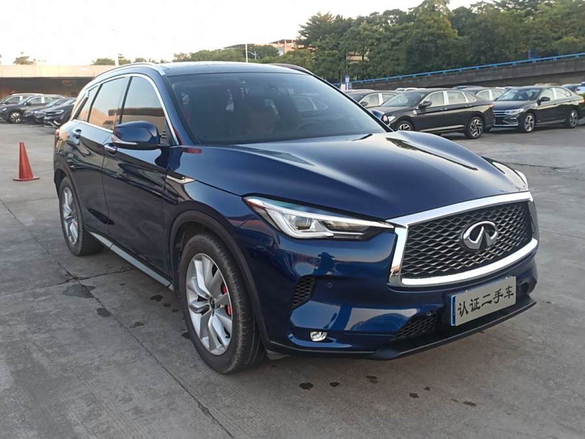 英菲尼迪 QX50  2018款 2.0T 兩驅(qū)時(shí)尚版圖片