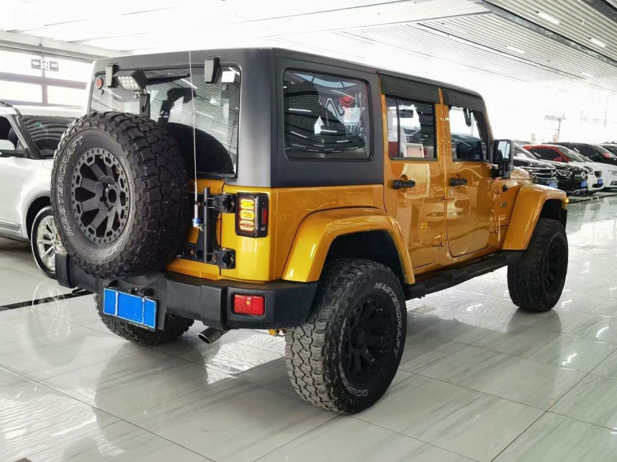 Jeep 牧馬人  2016款 3.0L Sahara 75周年致敬版圖片