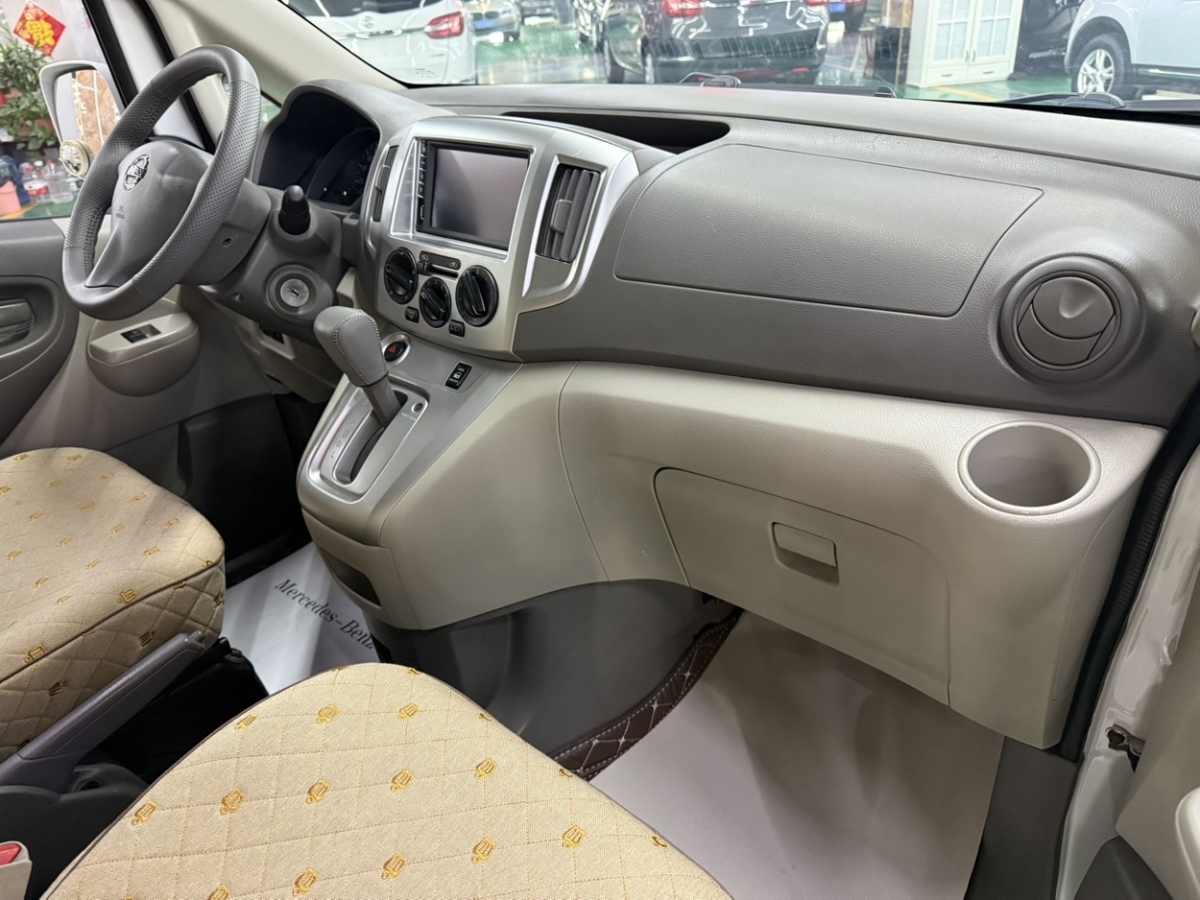 2019年3月日產(chǎn) NV200  2018款 1.6L CVT豪華型