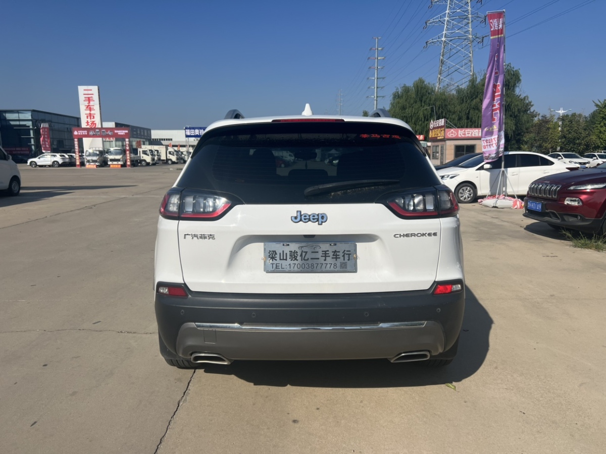 Jeep 自由光  2020款 2.0T 兩驅(qū)領(lǐng)先版圖片