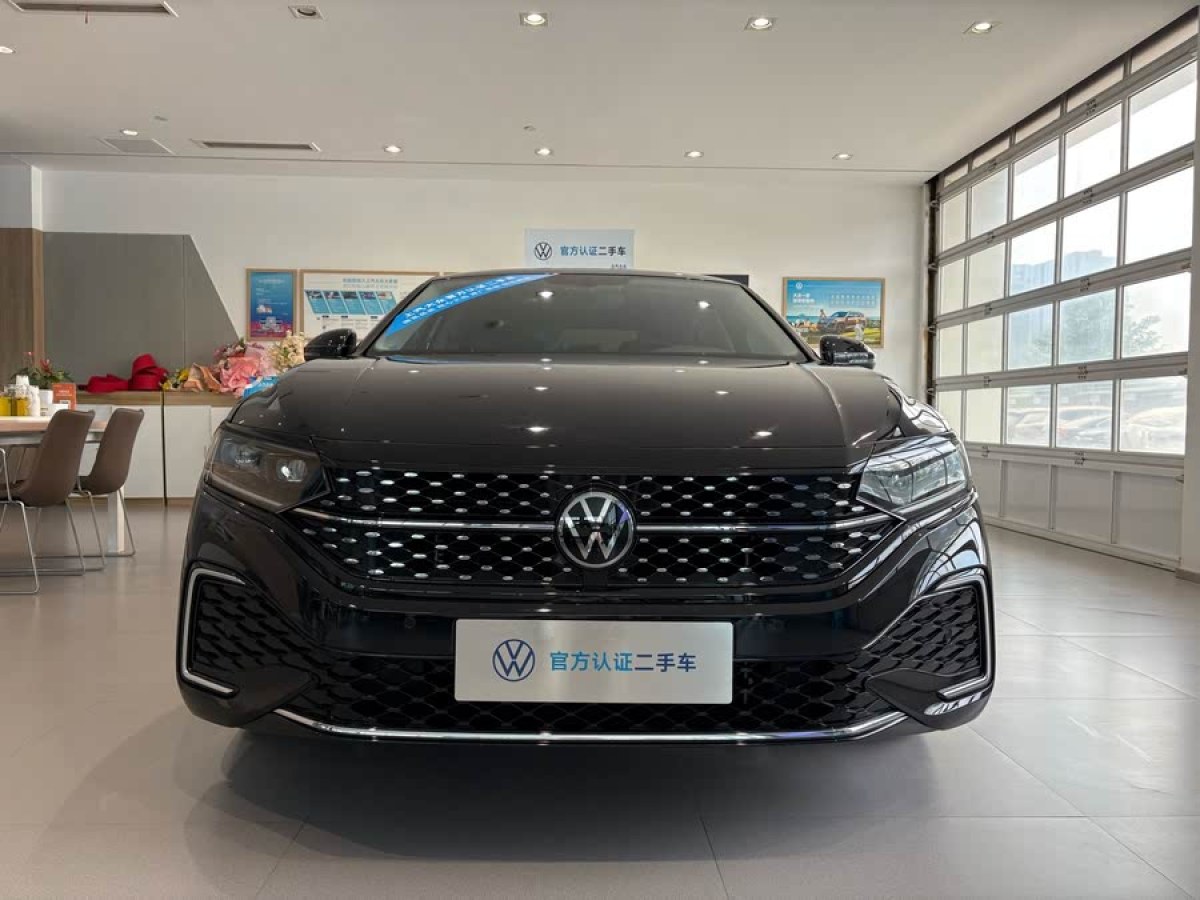 大眾 帕薩特  2025款 出眾款 380TSI 星空龍騰版圖片