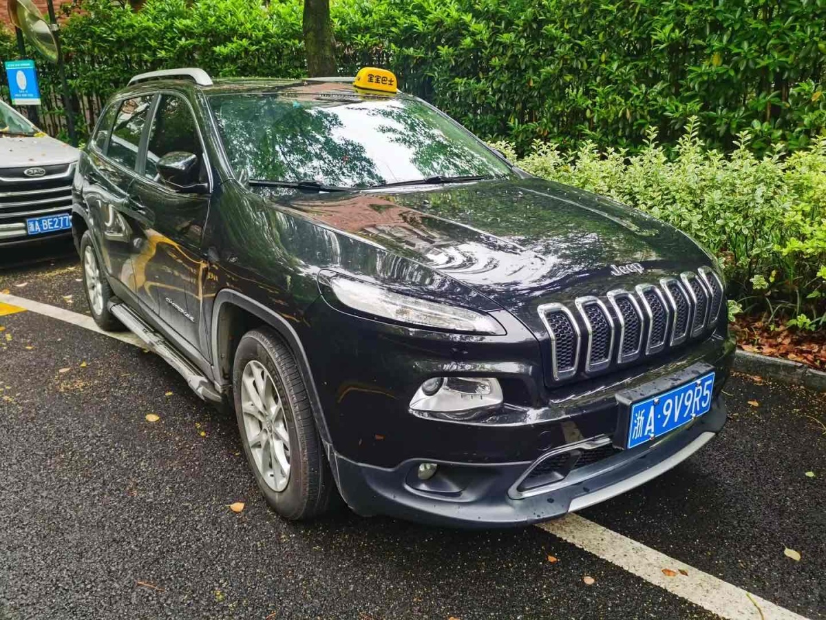 2017年9月Jeep 自由光  2017款 2.4L 领先智能版