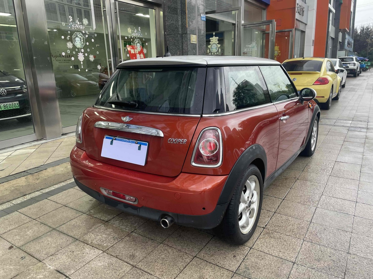 2010年12月MINI MINI  2012款 1.6L COOPER Baker Street