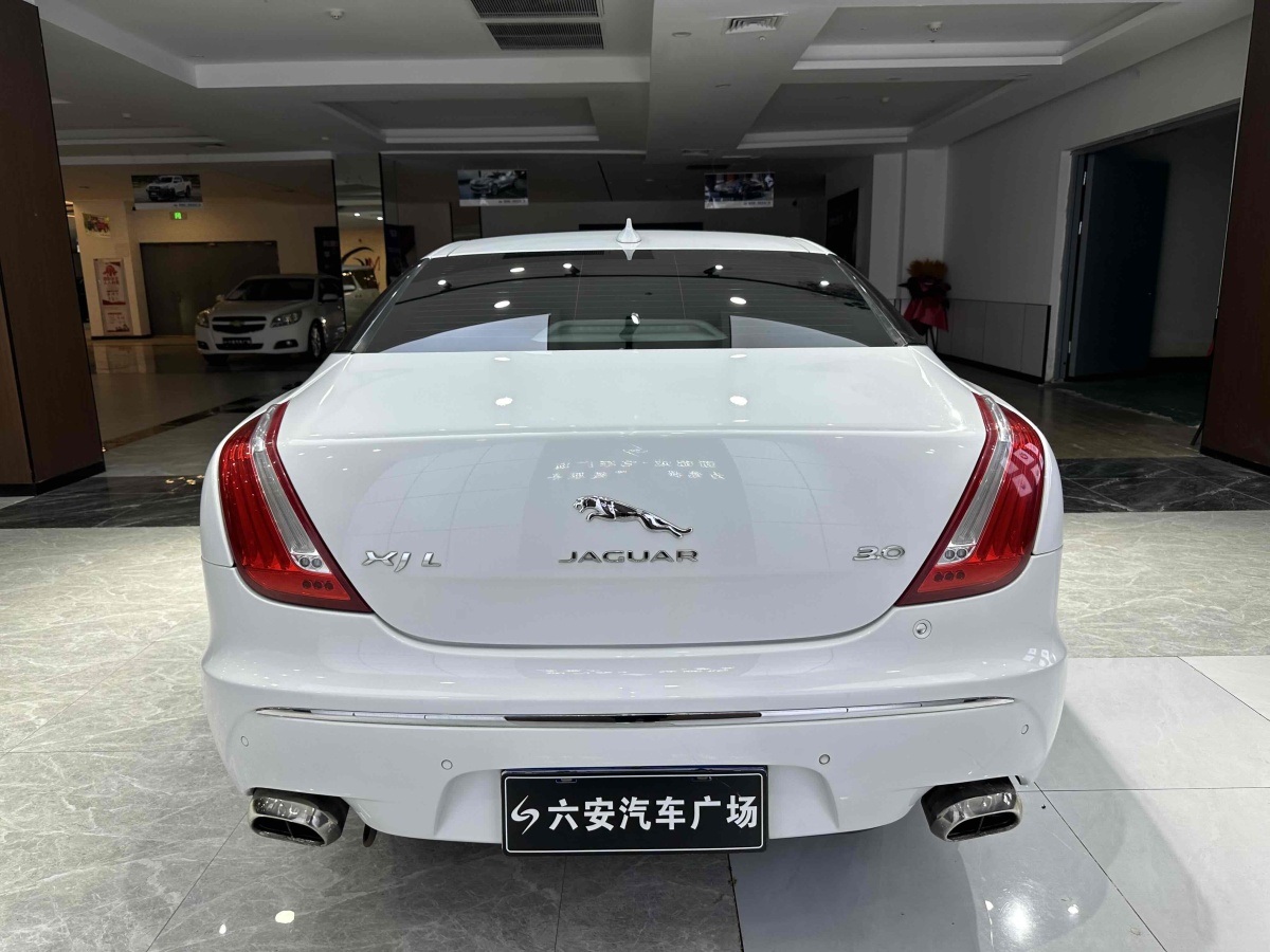 捷豹 XJ  2014款 XJL 3.0 SC 兩驅(qū)全景商務(wù)版圖片