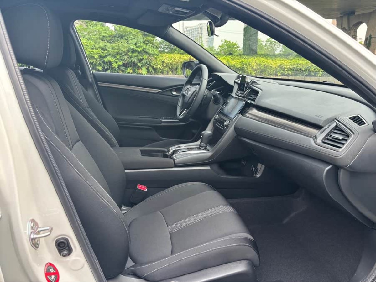 本田 思域  2021款 HATCHBACK 220TURBO CVT潮酷控圖片