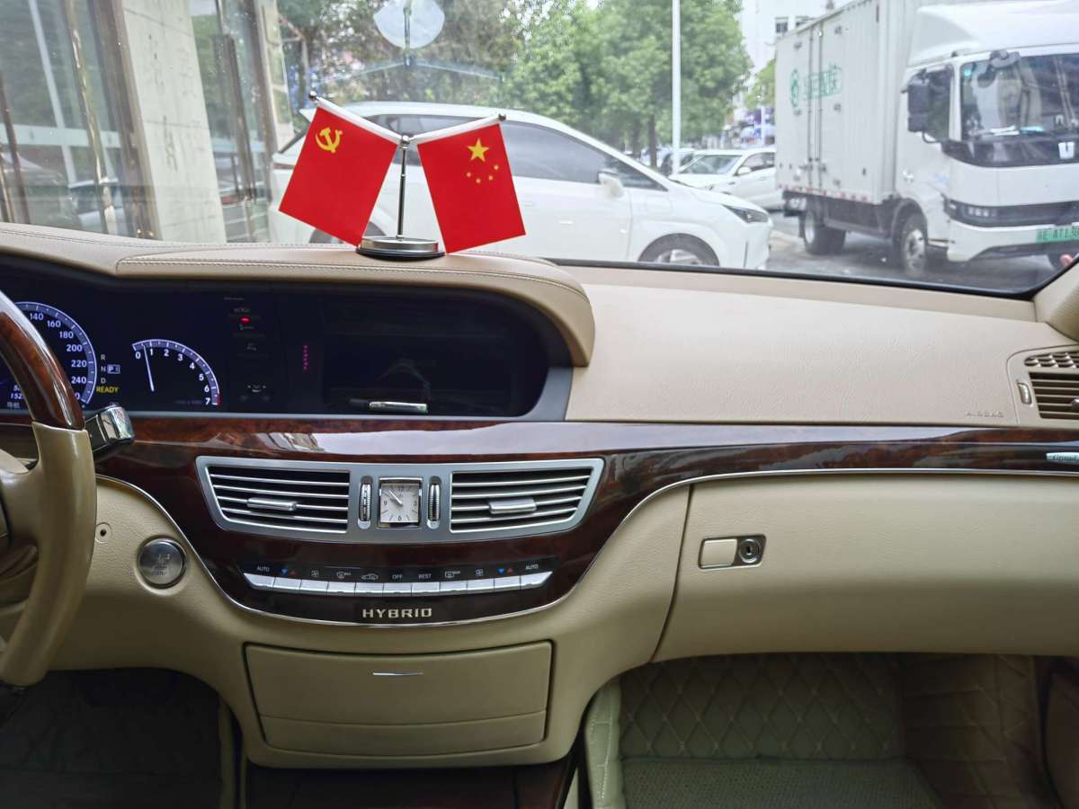 2012年6月奔驰 奔驰S级  2012款 S 400 L HYBRID Grand Edition