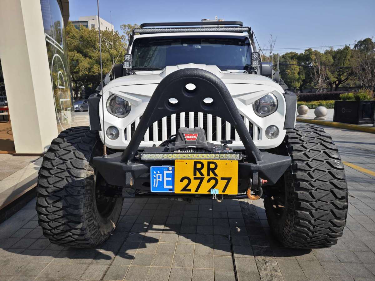 Jeep 牧馬人  2017款 3.0L Sahara 四門舒享版圖片