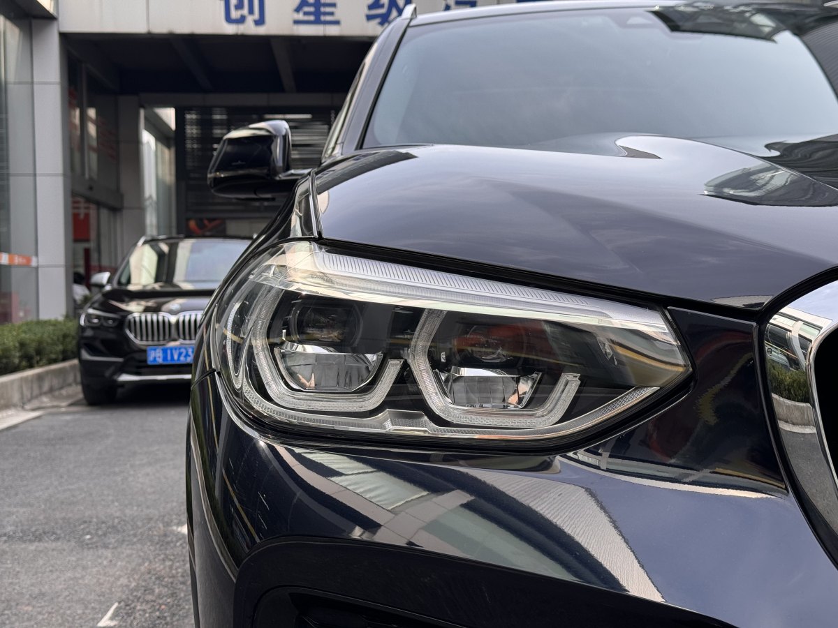 寶馬 寶馬X3  2021款 改款 xDrive30i 領(lǐng)先型 M運(yùn)動(dòng)套裝圖片