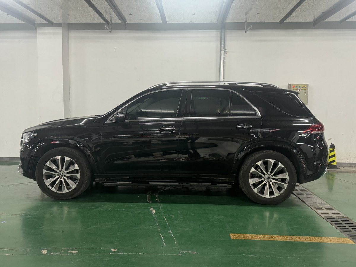 奔馳 奔馳GLE  2022款 改款 GLE 350 4MATIC 時(shí)尚型圖片