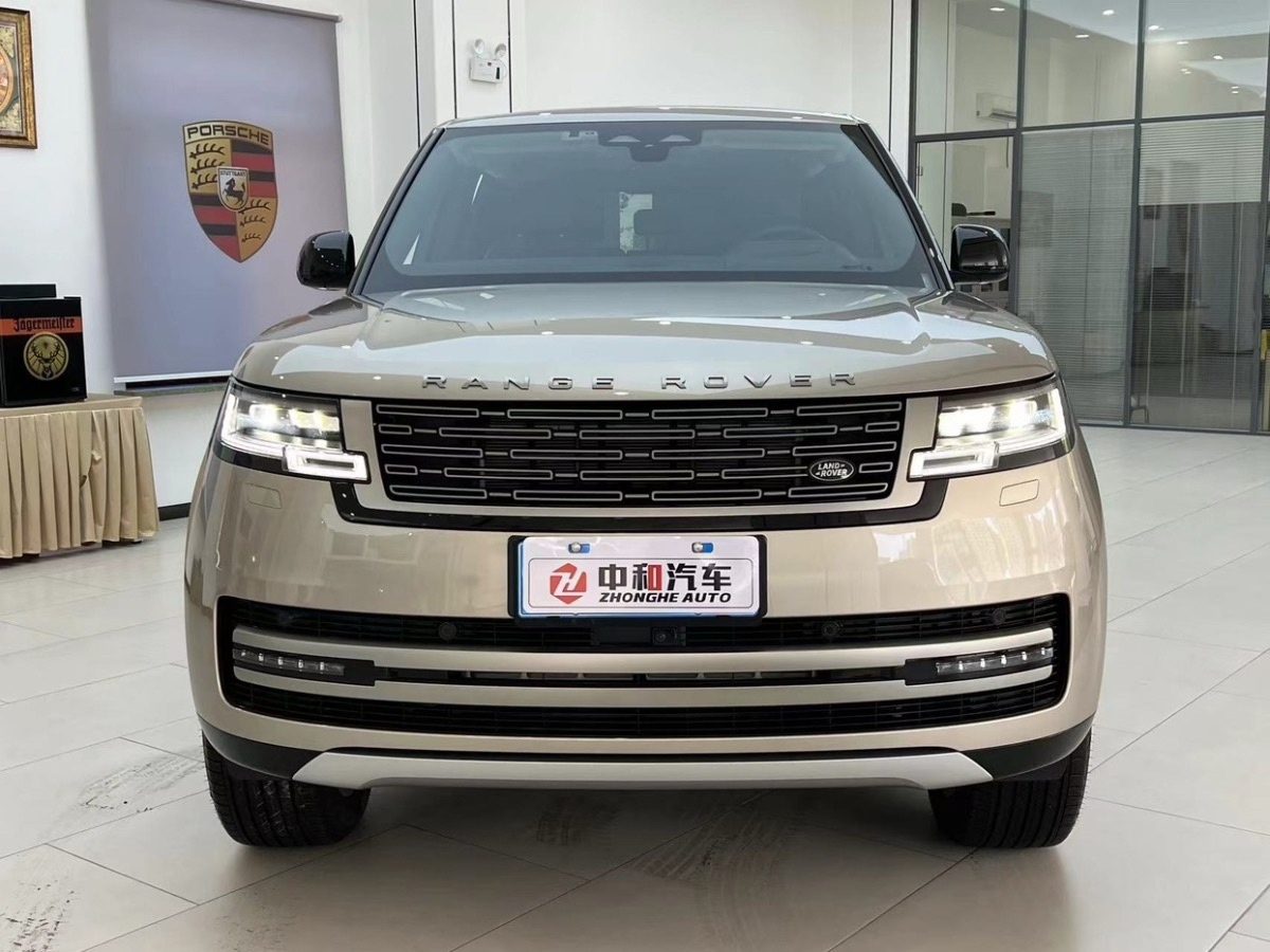 路虎 攬勝  2023款 3.0 L6 400PS 創(chuàng)世加長(zhǎng)版圖片