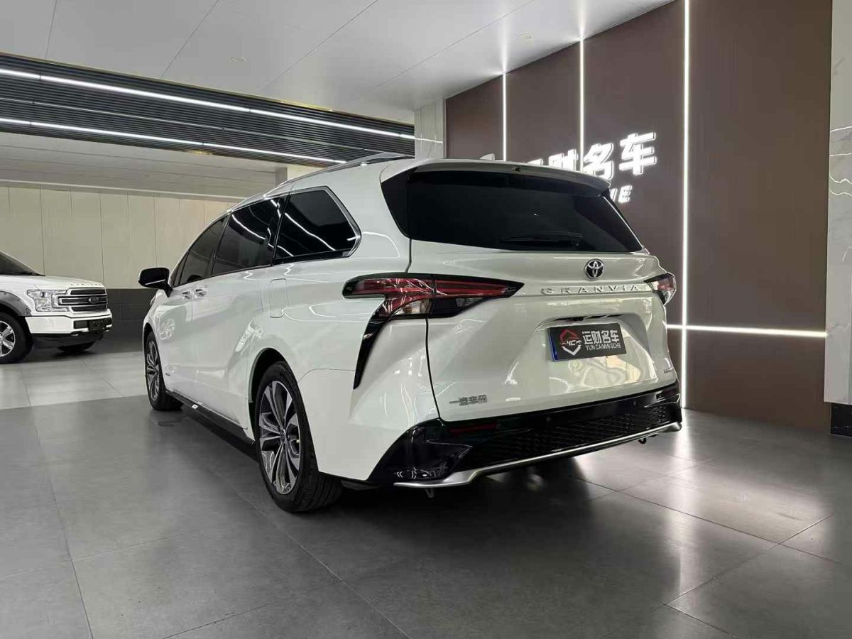 豐田 格瑞維亞  2023款 2.5L混動 尊貴PLUS版圖片