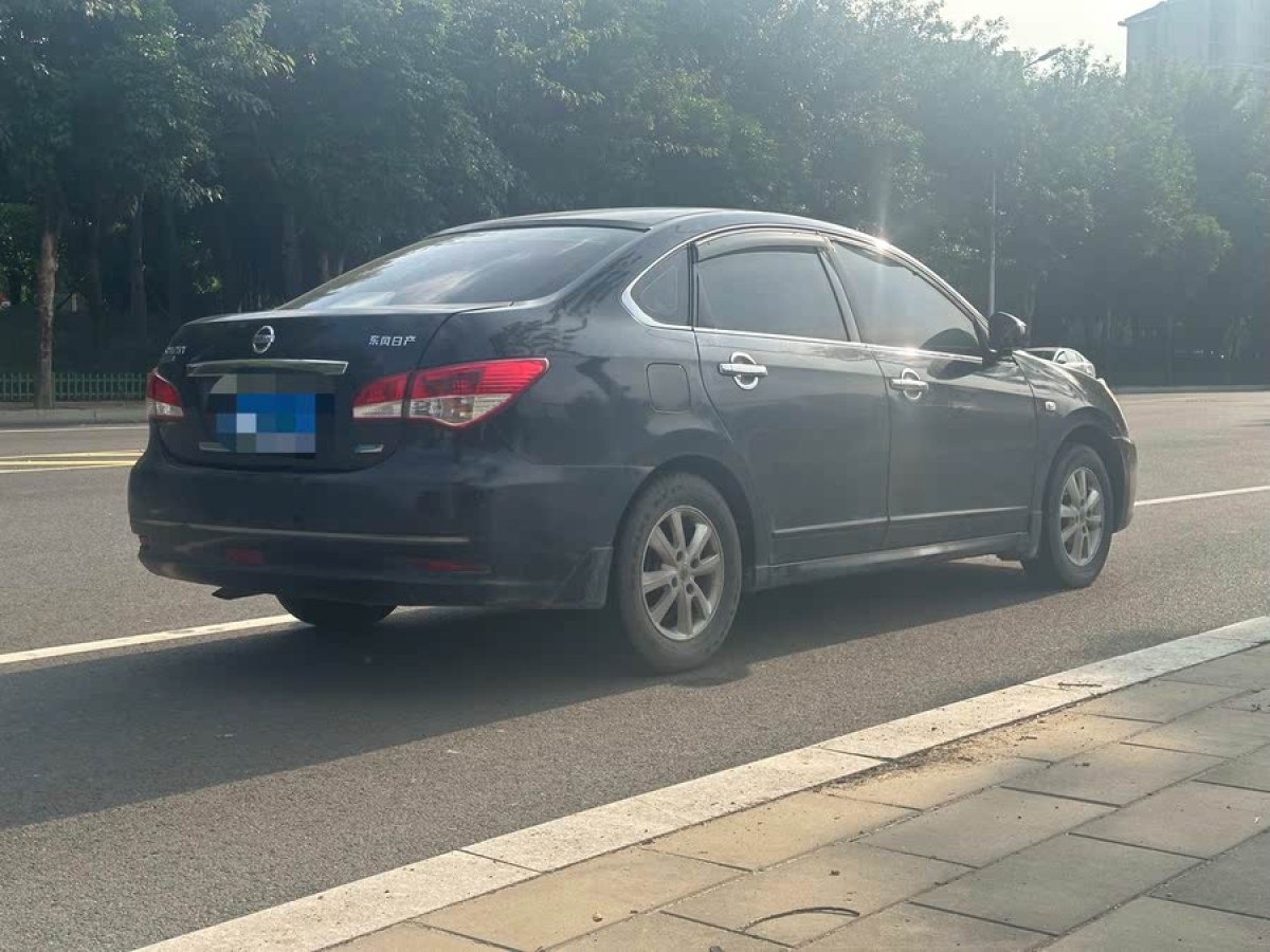 日產(chǎn) 軒逸  2012款 經(jīng)典 1.6XE 手動(dòng)舒適版圖片