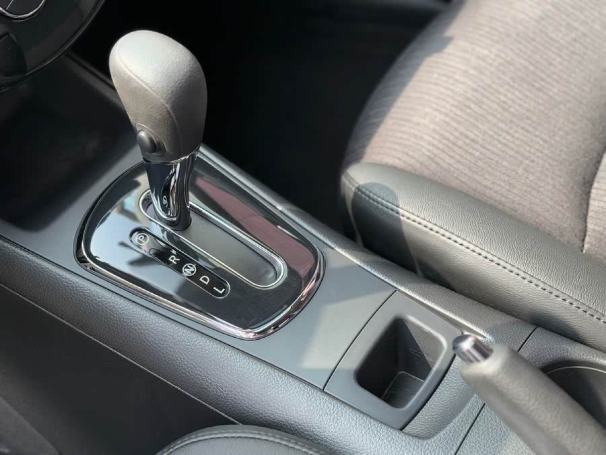 日產(chǎn) 騏達(dá)  2014款 1.6L CVT智能型圖片