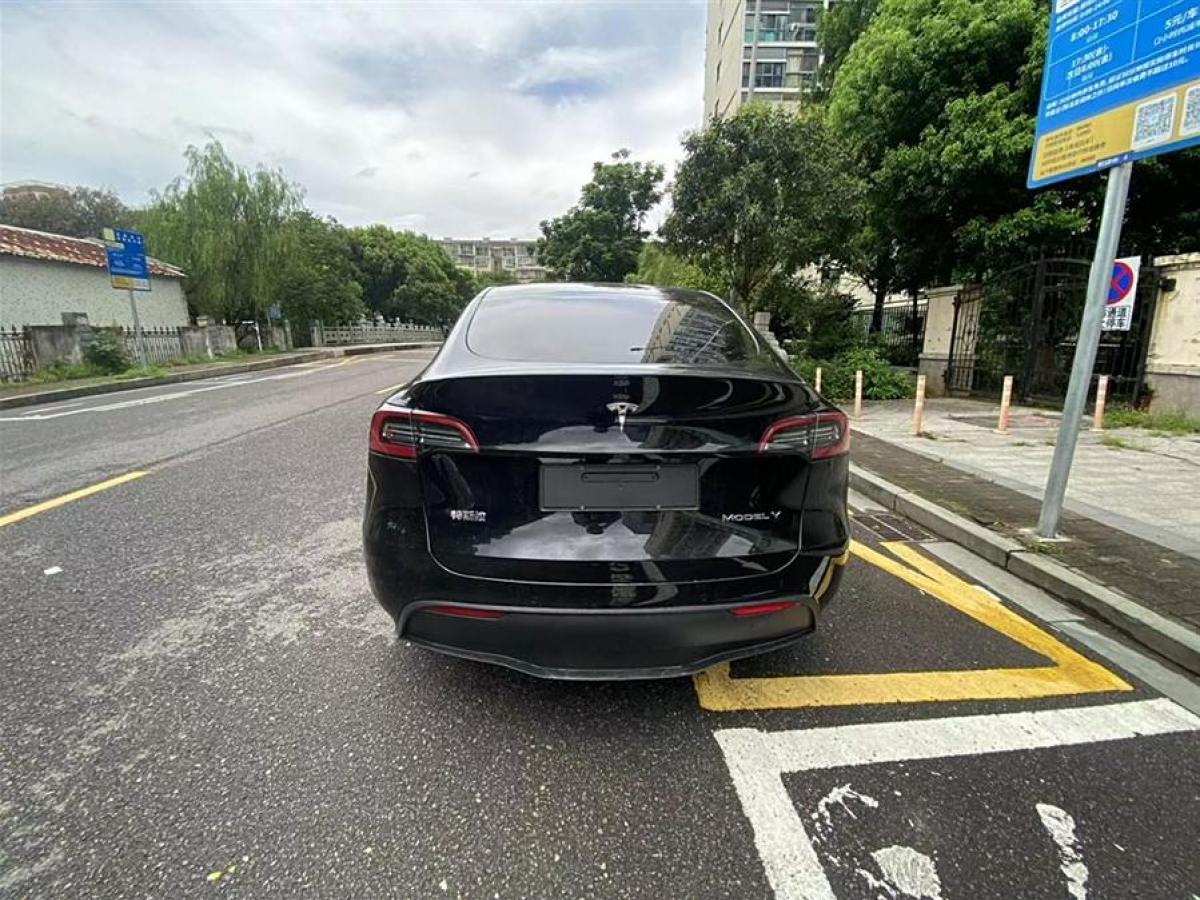 特斯拉 Model Y  2022款 后輪驅(qū)動(dòng)版圖片