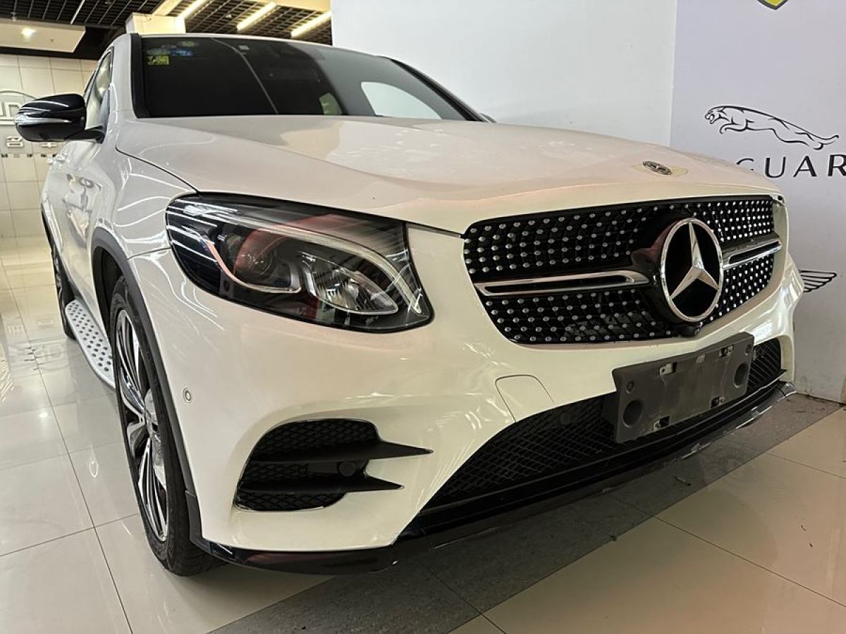 2018年12月奔馳 奔馳GLC  2023款 改款 GLC 260 4MATIC 轎跑SUV