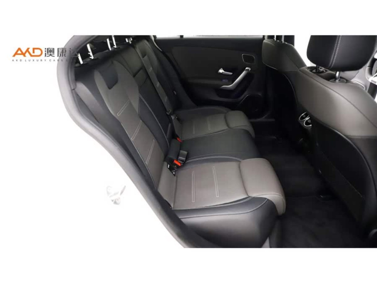奔馳 奔馳A級(jí)AMG  2024款 改款 AMG A 35 4MATIC圖片