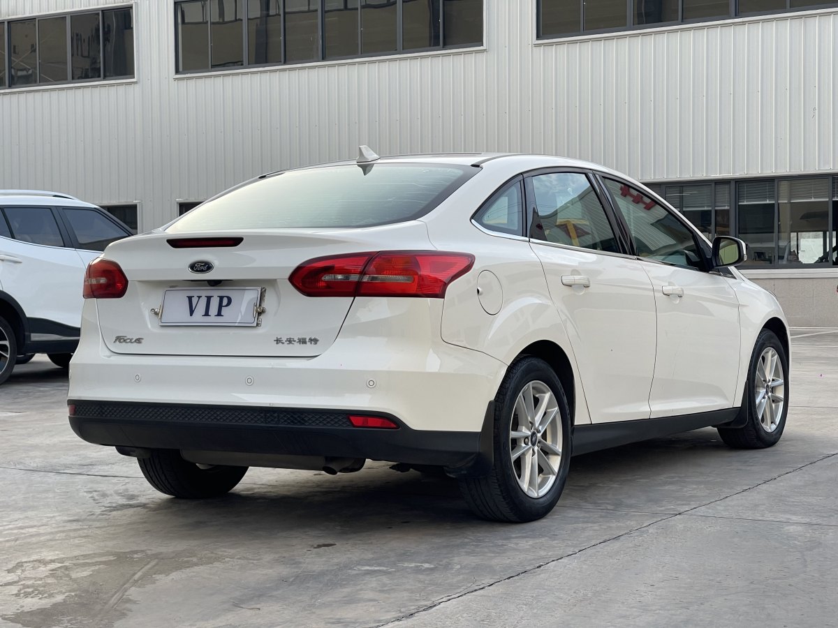 福特 ?？怂? 2018款 三廂經(jīng)典 1.6L 自動風(fēng)尚型智行版圖片