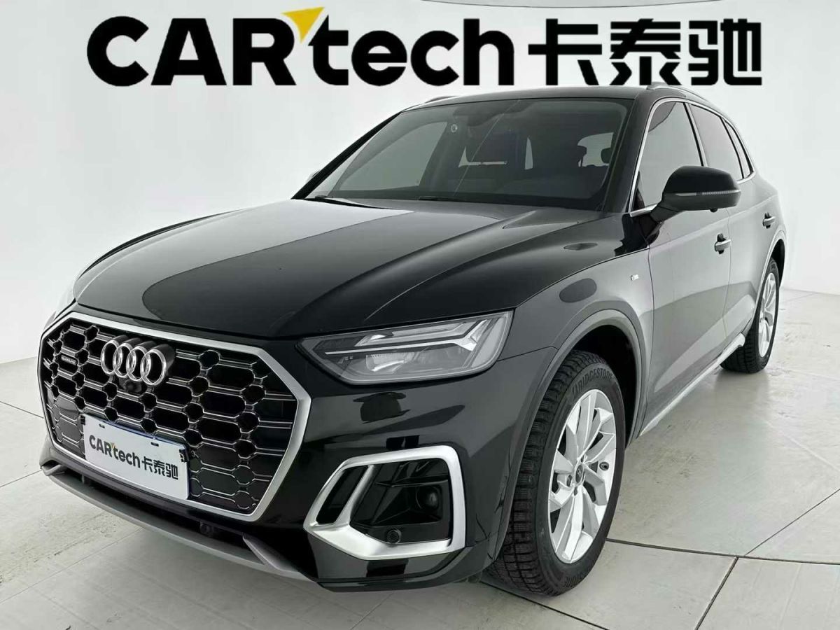 奧迪 奧迪Q5 e-tron  2022款 40 e-tron 星耀型 機(jī)甲套裝圖片