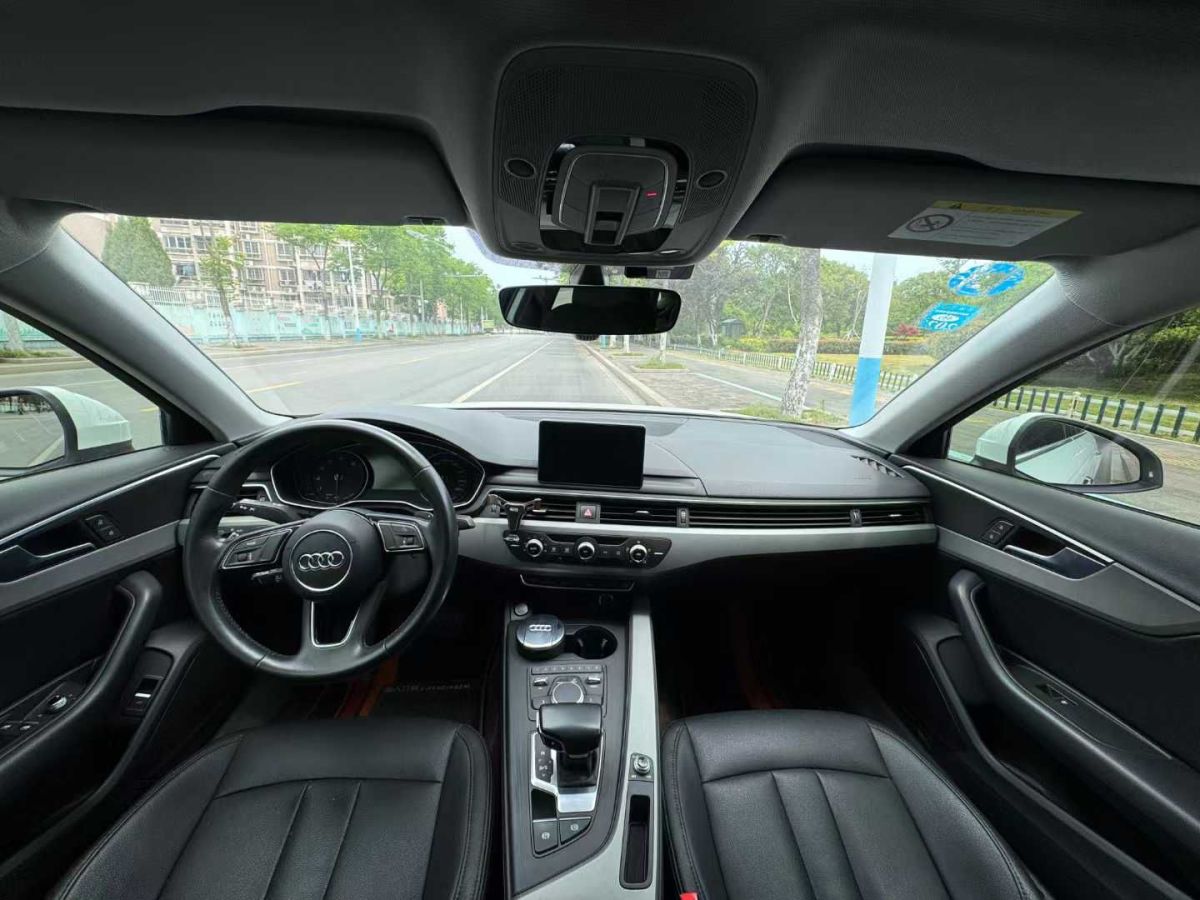 奧迪 奧迪A4L  2018款 30周年年型 30 TFSI 進取型圖片