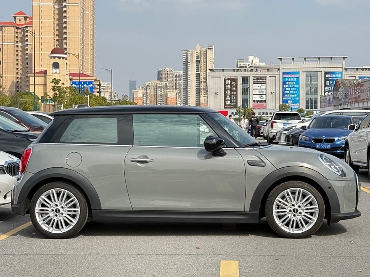 MINI MINI  2022款 改款 1.5T COOPER 經(jīng)典派圖片