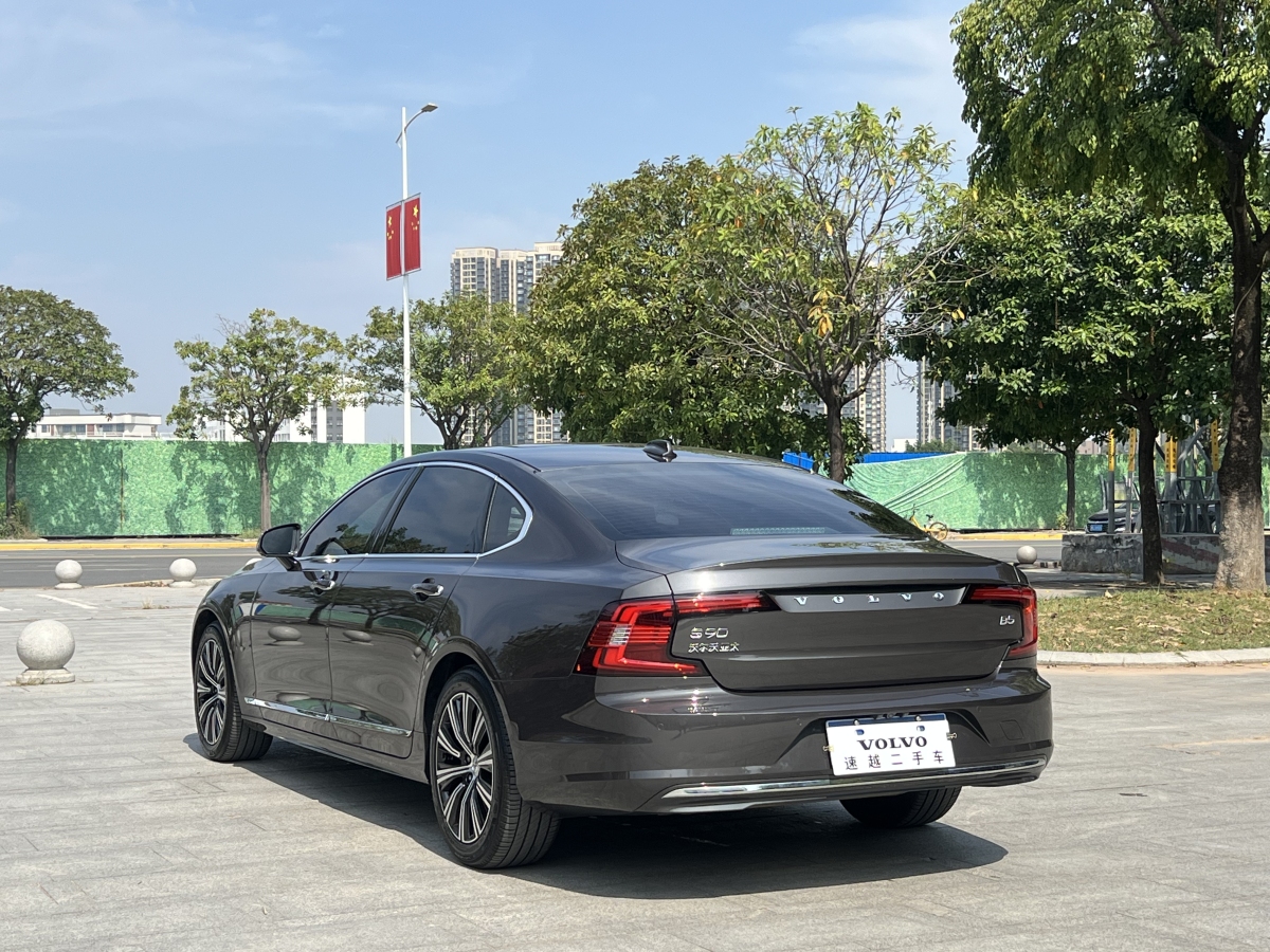 2021年7月沃爾沃 S90  2021款 B5 智遠(yuǎn)豪華版