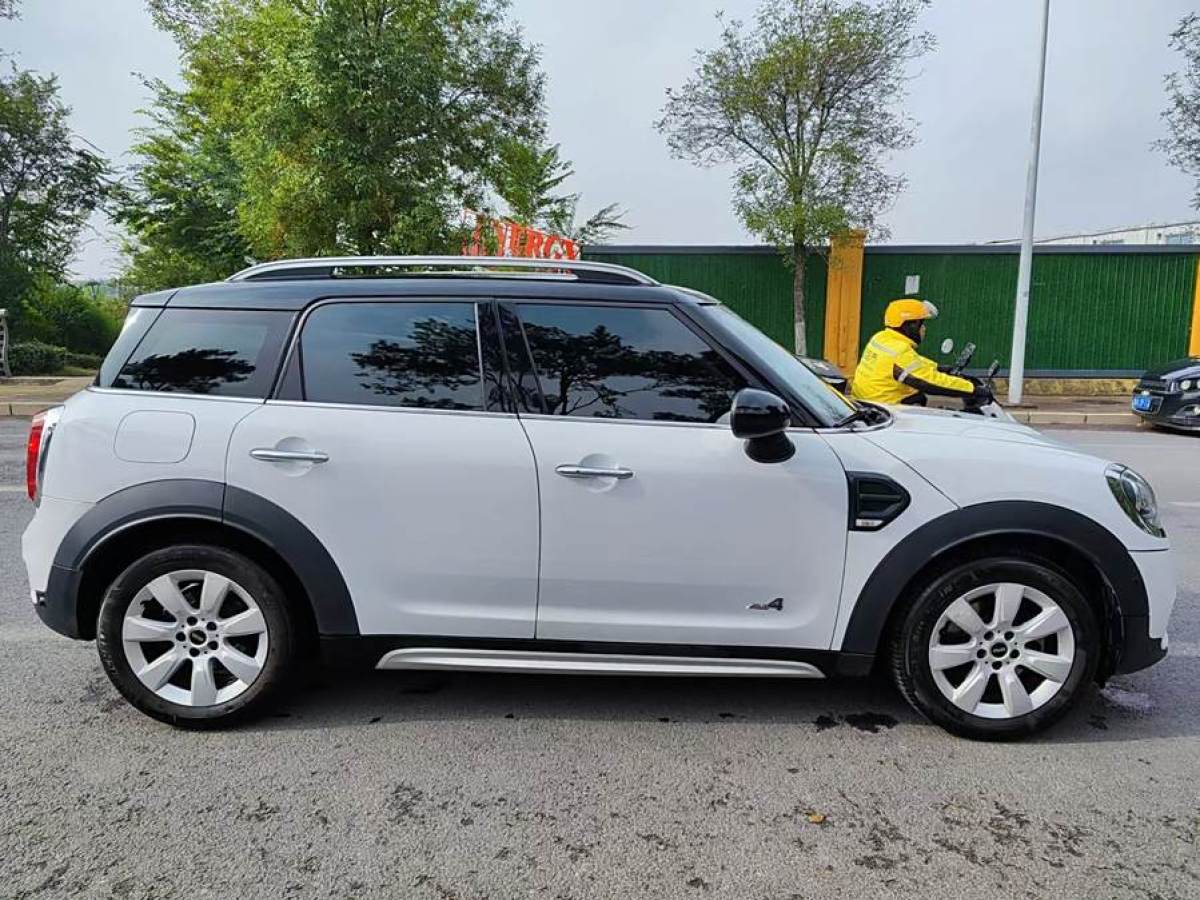 MINI COUNTRYMAN  2018款 1.5T COOPER ALL4 經(jīng)典派圖片