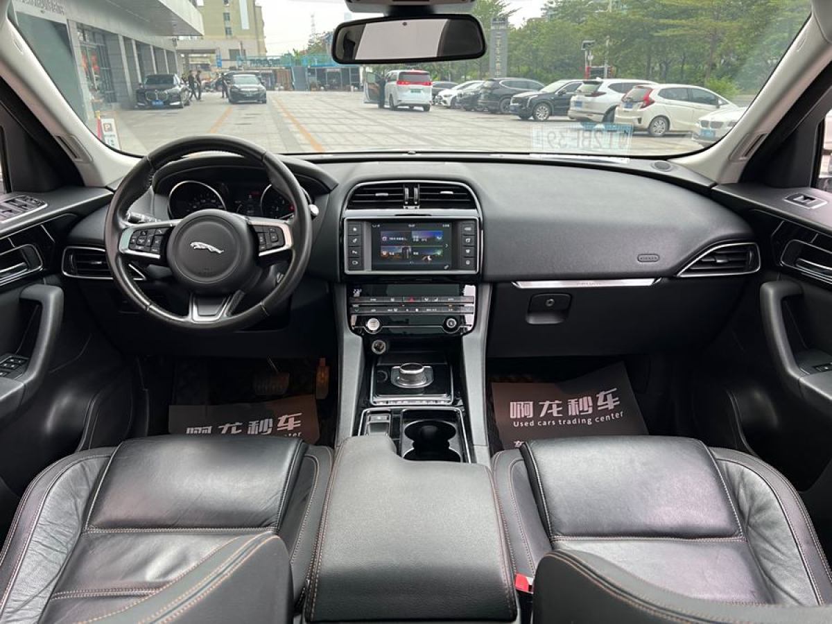 捷豹 F-PACE  2018款 2.0T 四驅(qū)都市尊享版圖片