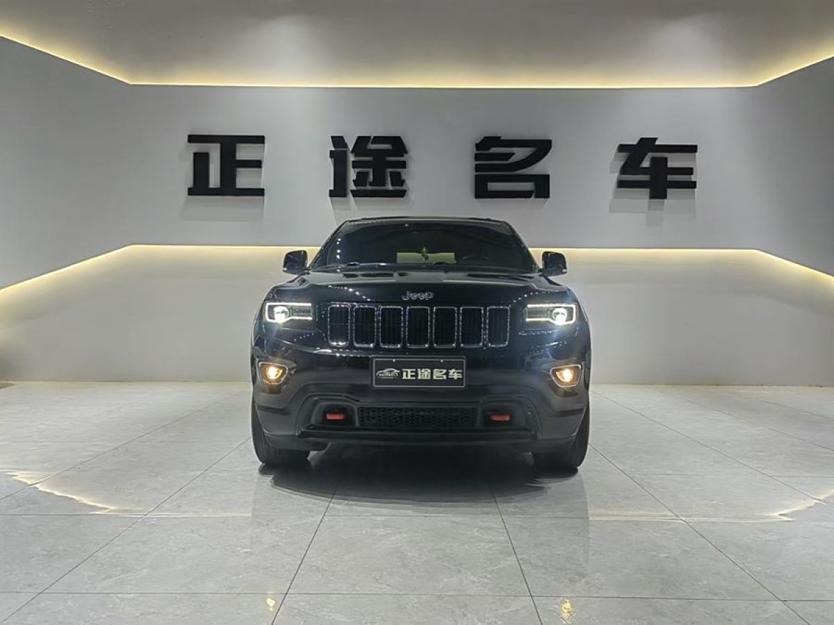 Jeep 大切諾基  2015款 3.0L 精英導(dǎo)航版圖片