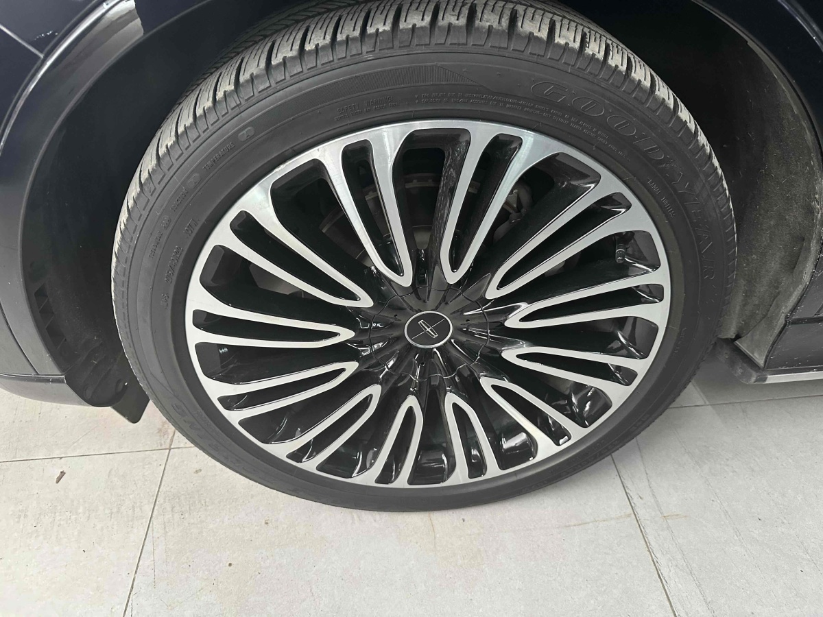 林肯 飛行家  2023款 3.0T V6 四驅(qū)總統(tǒng)版 六座圖片
