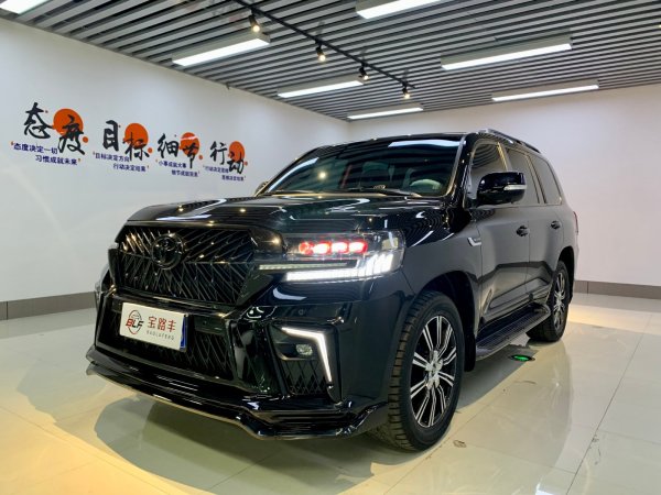 丰田 兰德酷路泽 2020款 兰德酷路泽 4.0L GX-R 两气 遥启倒影 无大灯清洗（中东）