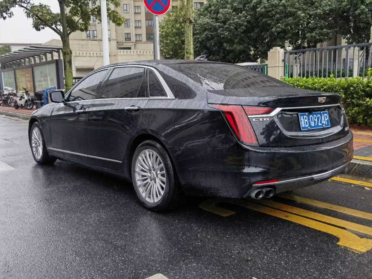 凱迪拉克 CT6  2019款 28T 時(shí)尚型圖片