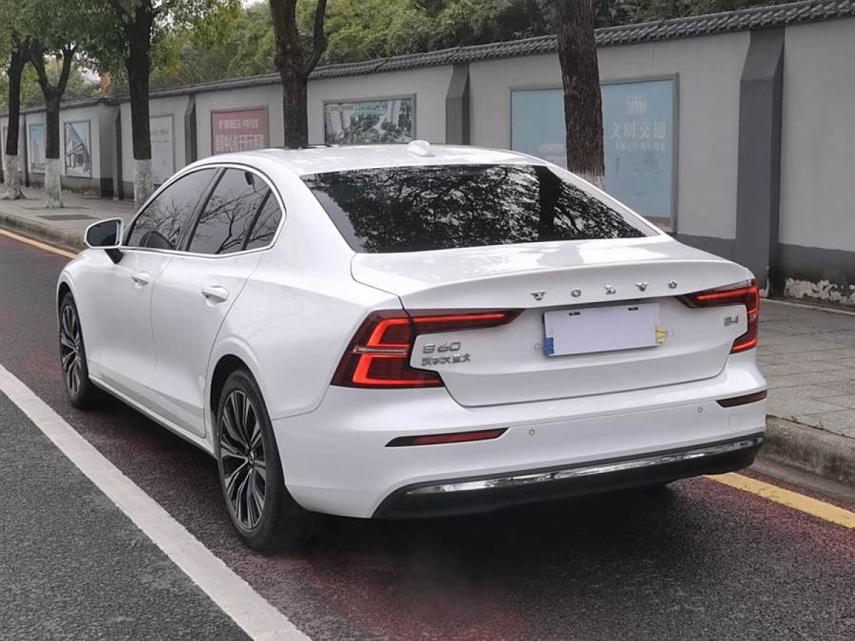 沃爾沃 S60L  2023款 B4 智遠(yuǎn)豪華版圖片