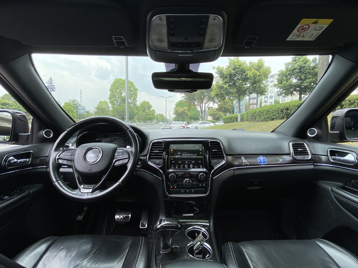 2014年4月Jeep 大切诺基  2014款 3.6L 精英导航版