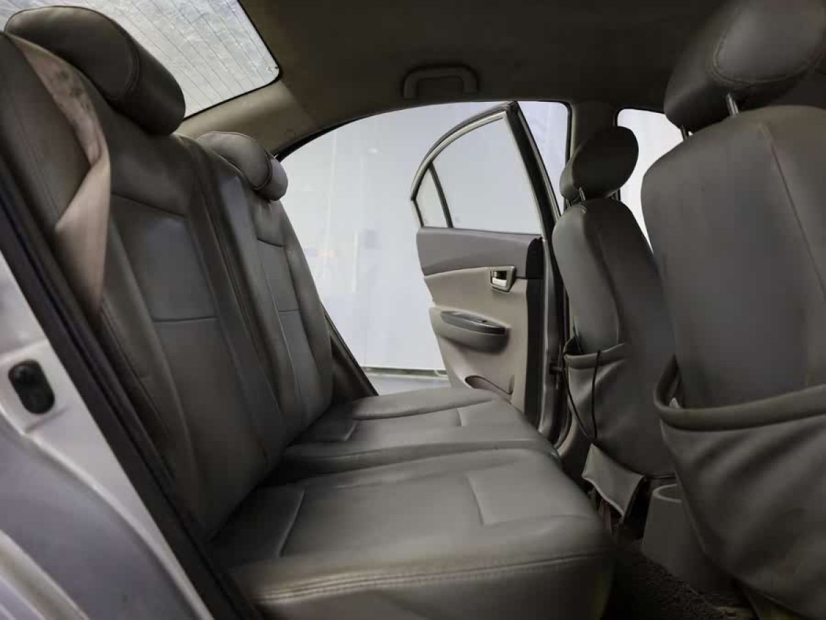 長(zhǎng)安 悅翔  2009款 三廂 1.5L 自動(dòng)豪華型圖片