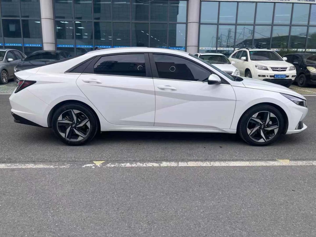 現(xiàn)代 伊蘭特  2023款 1.5L CVT GLS領(lǐng)先版圖片