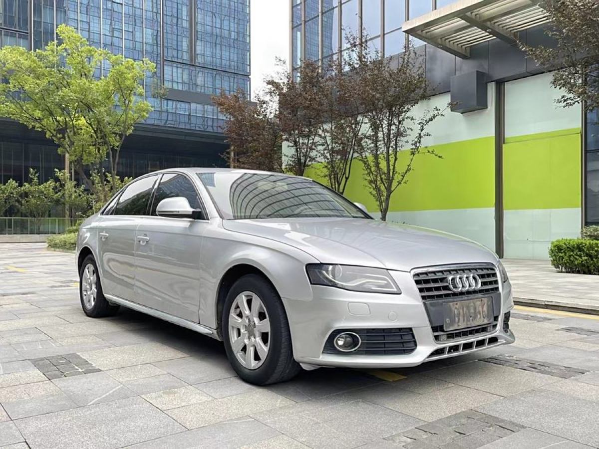 奧迪 奧迪A4L  2012款 2.0 TFSI 自動標(biāo)準(zhǔn)型圖片