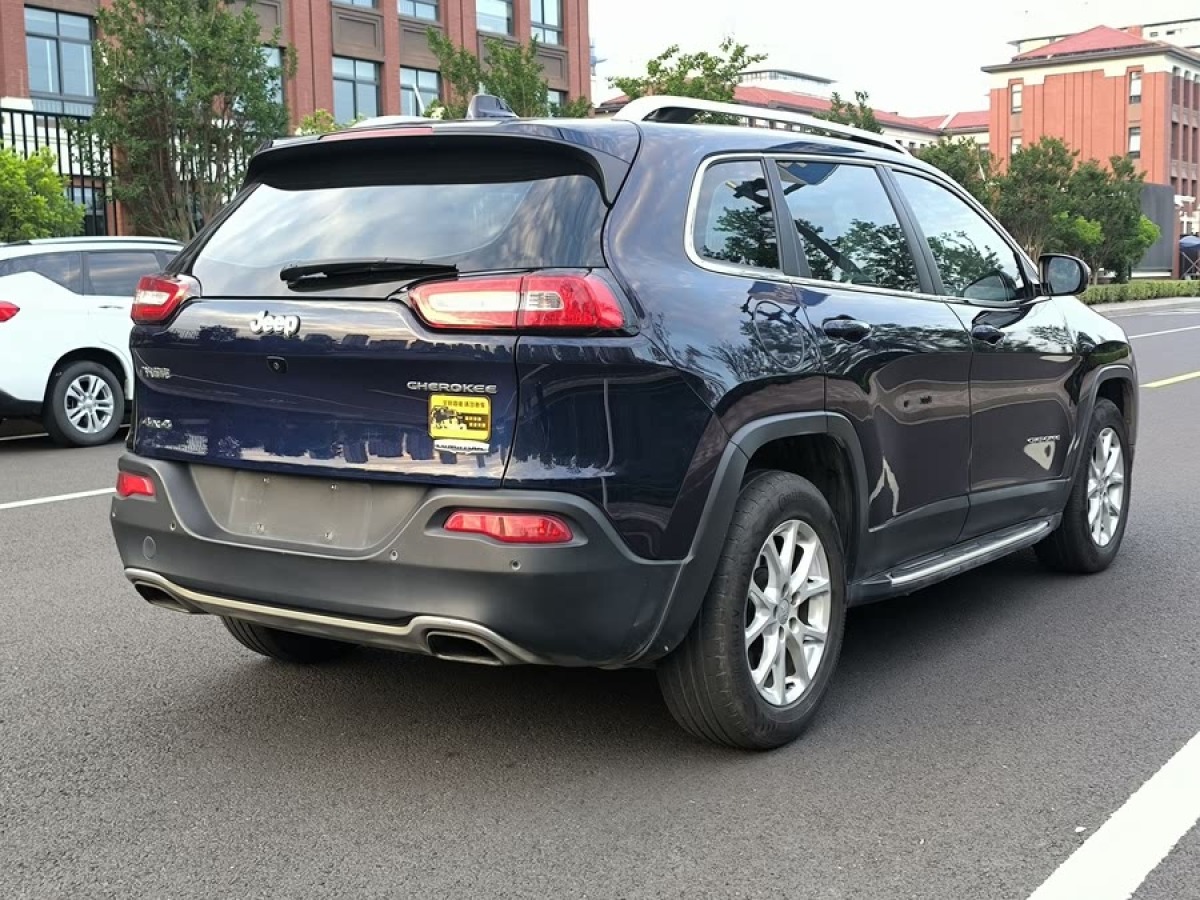 Jeep 自由光  2016款 2.4L 領(lǐng)先版圖片