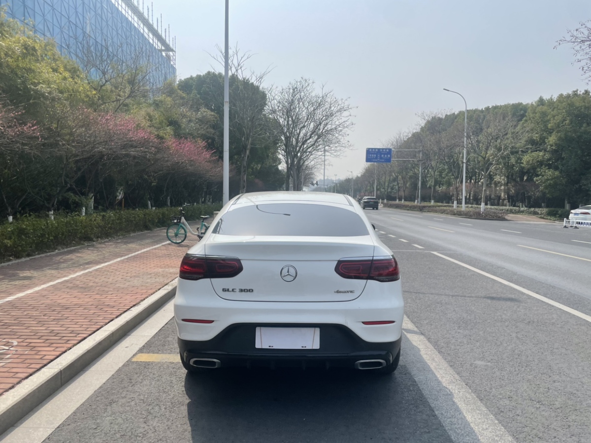 奔馳 奔馳GLC  2022款 改款 GLC 300 4MATIC 轎跑SUV圖片