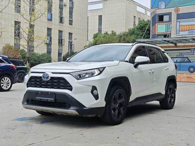 2021年4月 豐田 RAV4榮放 改款 雙擎 2.5L CVT四驅(qū)精英PLUS版圖片