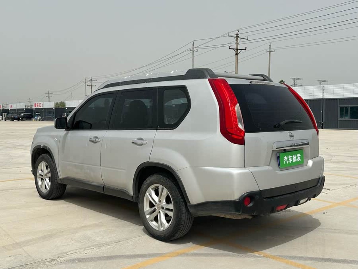 日產(chǎn) 奇駿  2010款 2.5L CVT豪華版 4WD圖片