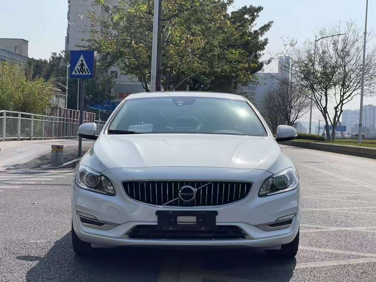 沃爾沃 S60L  2020款  T5 智進(jìn)進(jìn)階版圖片