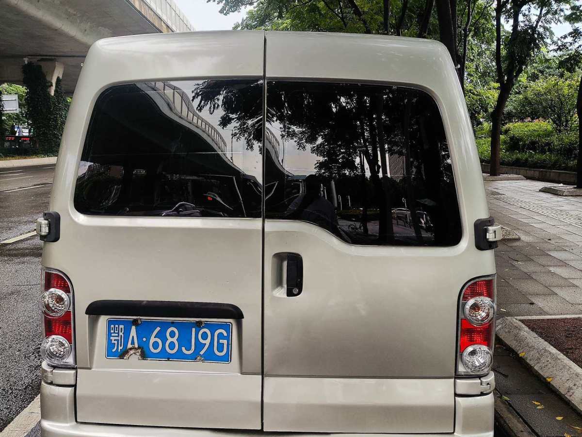 長(zhǎng)安歐尚 長(zhǎng)安之星9  2015款 1.5L標(biāo)準(zhǔn)型4G15S圖片